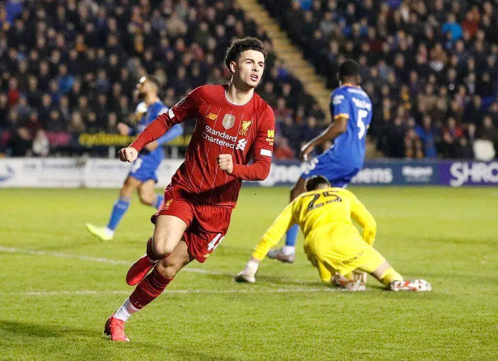 5-0血洗夜暗藏玄机！穆里尼奥率队9场不败冲榜首，欧冠能借势翻盘